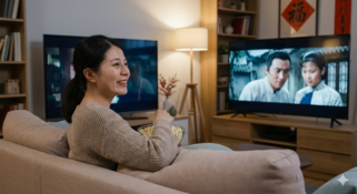 昆明自然风光中的夫妻旅拍场景